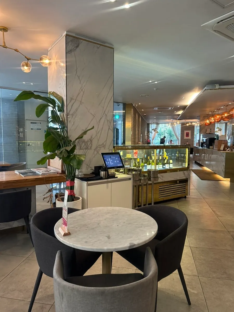 Interior decor of Osteria Ottivo