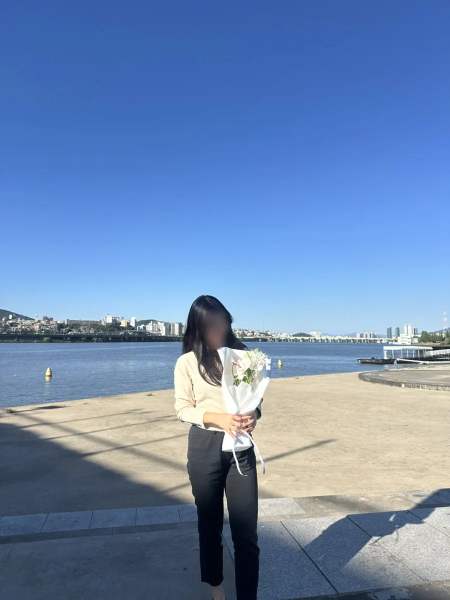 Walking path at Han River Park after the meal