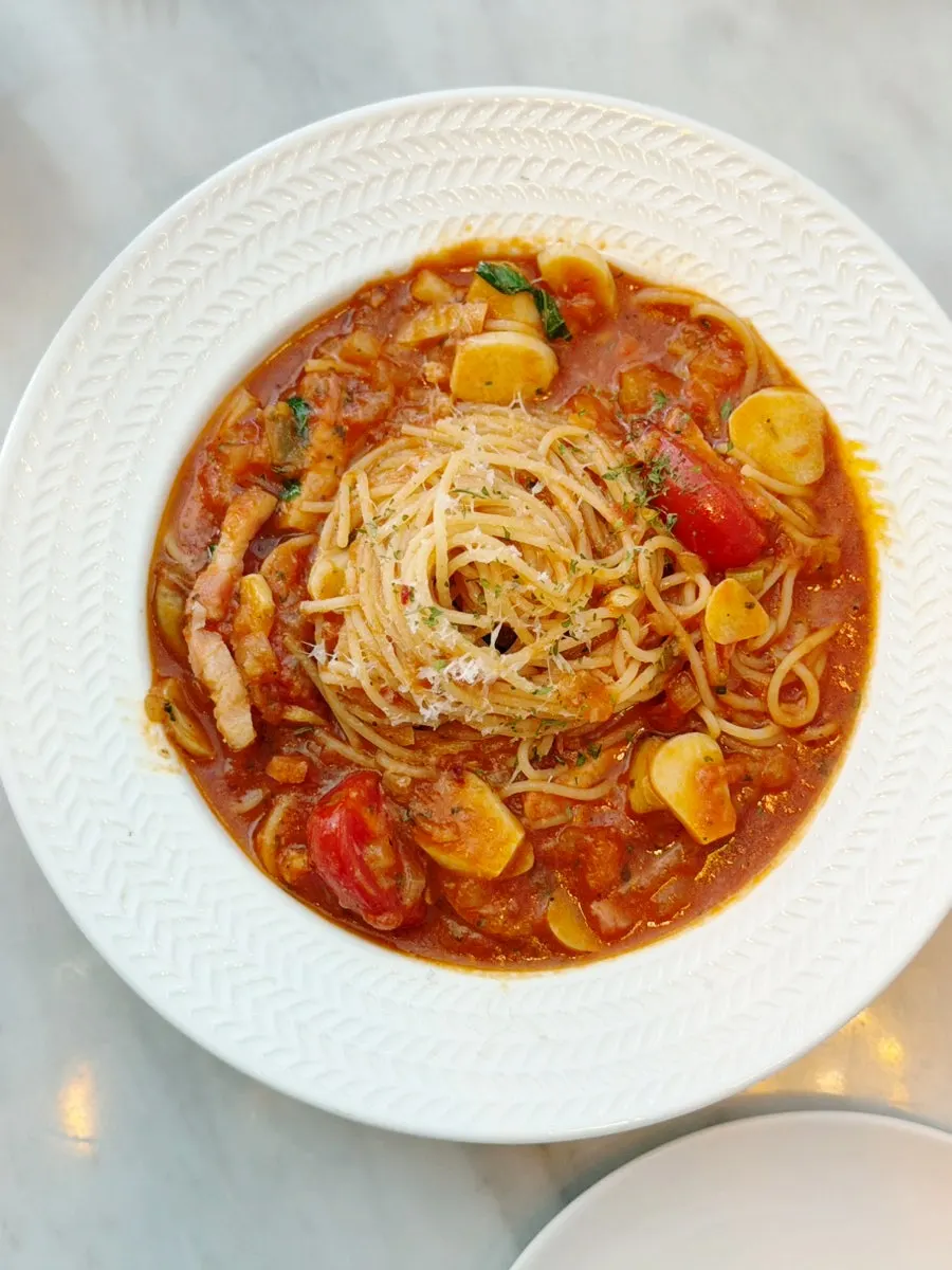 A plate of spicy amatriciana pasta
