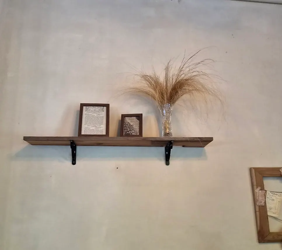 창가 풍경을 담은 가로 사진
