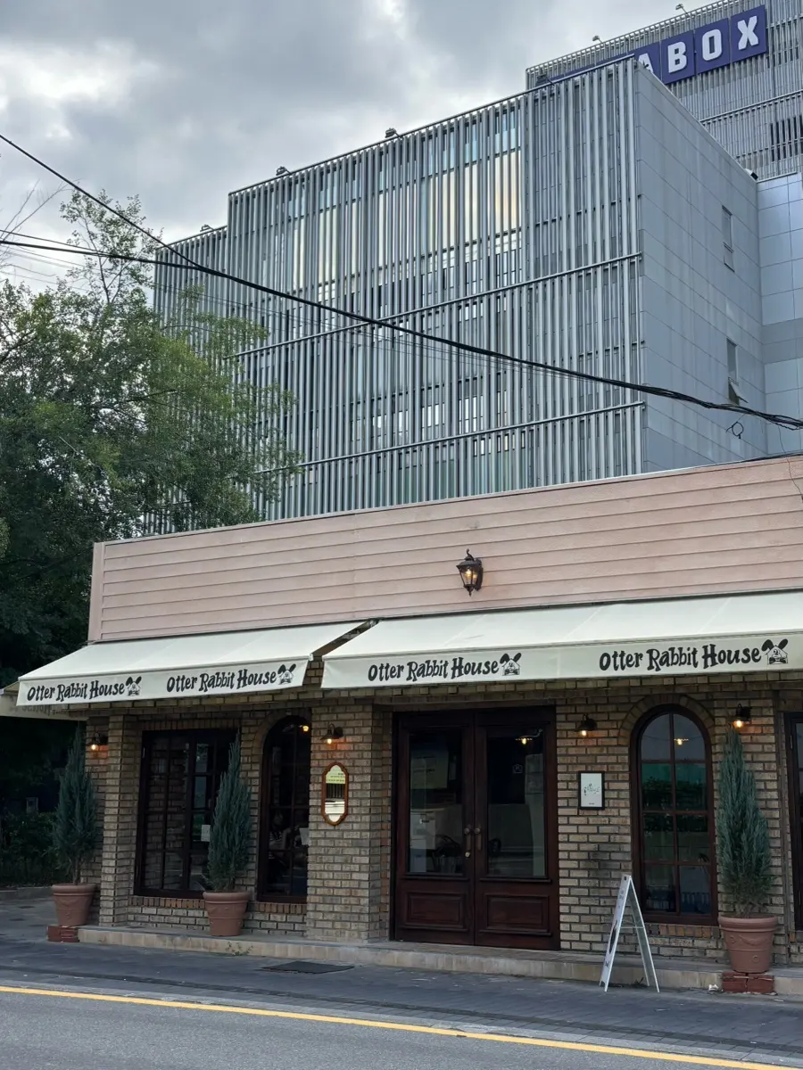 Brick building exterior of Otter Rabbit House Jongno Branch in Daegu Jongno