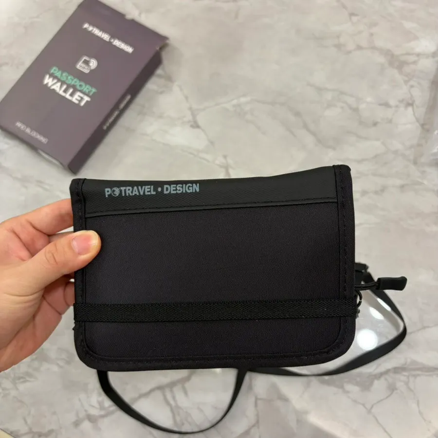 Zippered case compartment for receipts and coins