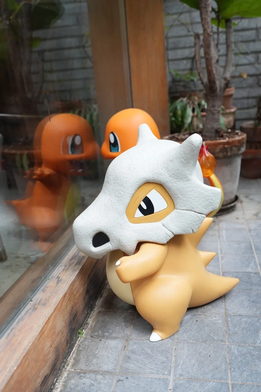 Character figures placed around Padong's interior