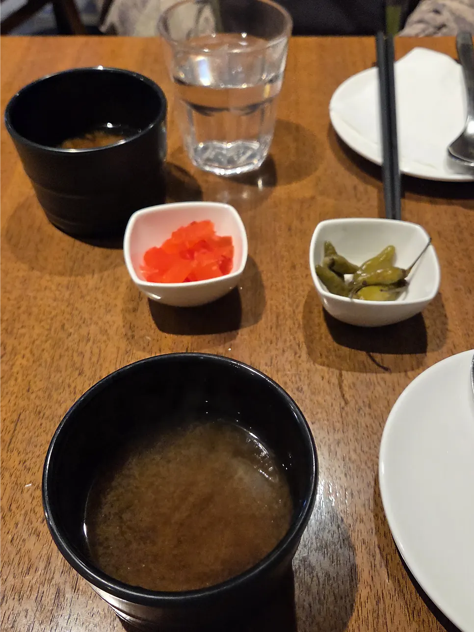 파동 기본반찬 산고추절임과 비트단무지