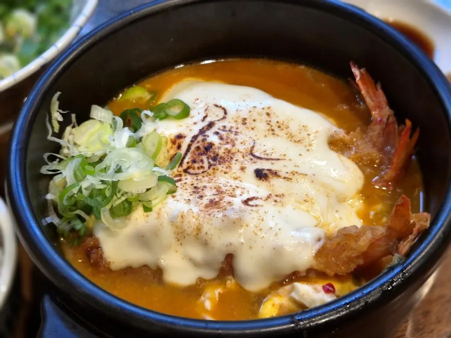 뚝배기에 나온 파동 김치치즈나베