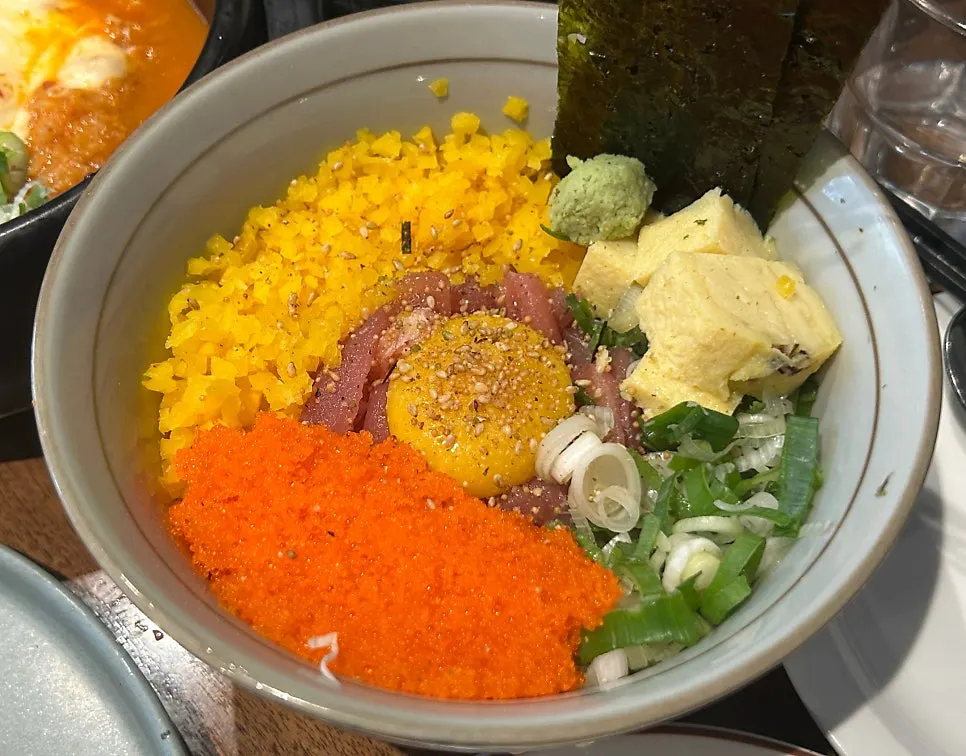 김에 싸 먹는 숙성 참치덮밥 한 점