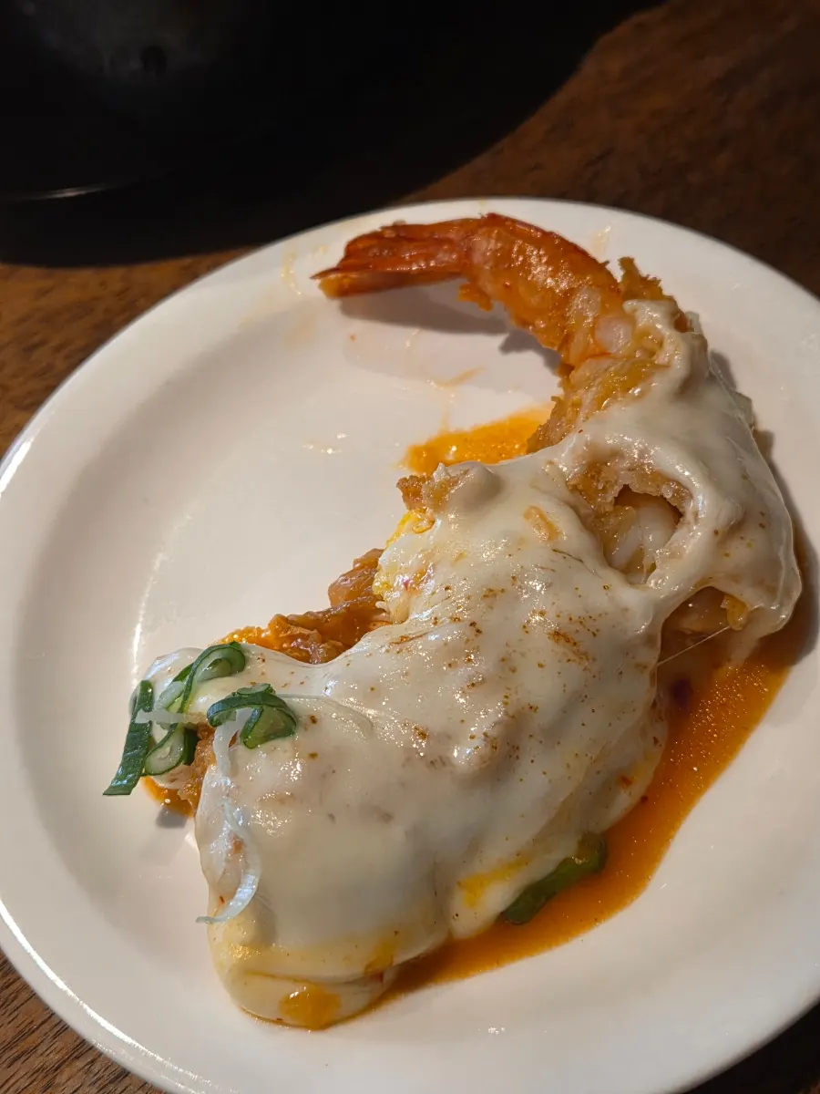 盛好一碗的泡菜奶酪锅