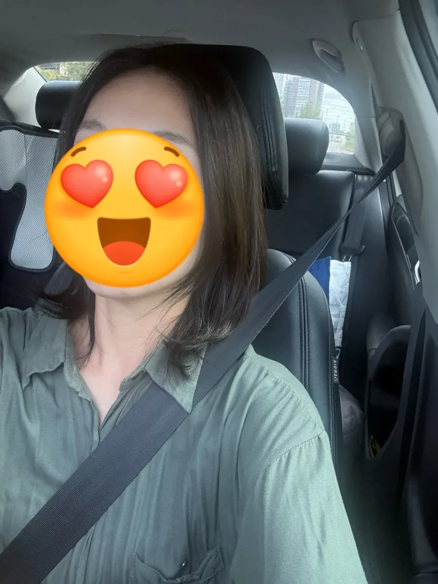 Hairstyle shown to family after coloring