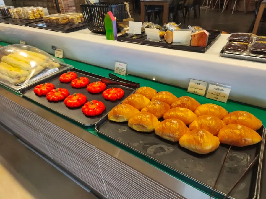 Barirus's signature garlic naan on display