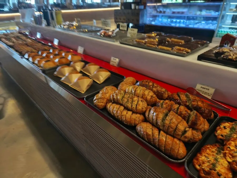 Ordered Barirus bread and drink set on the table
