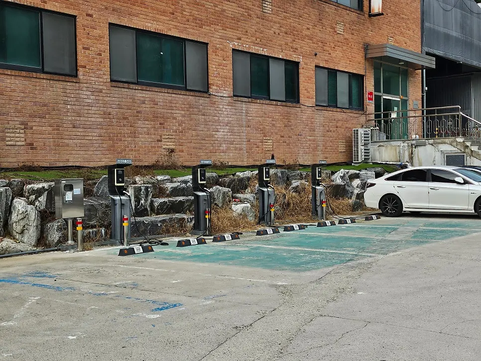 Large parking lot at Barirus