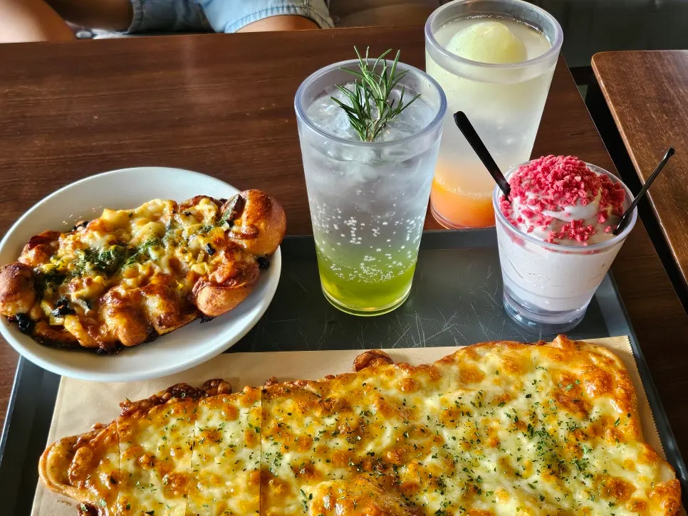 Drinks and bakery items ordered at Barirus