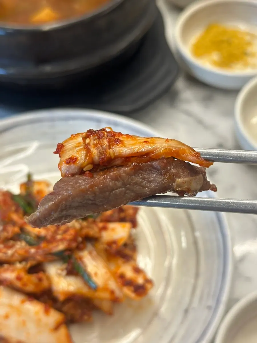 생와사비를 올린 소갈비