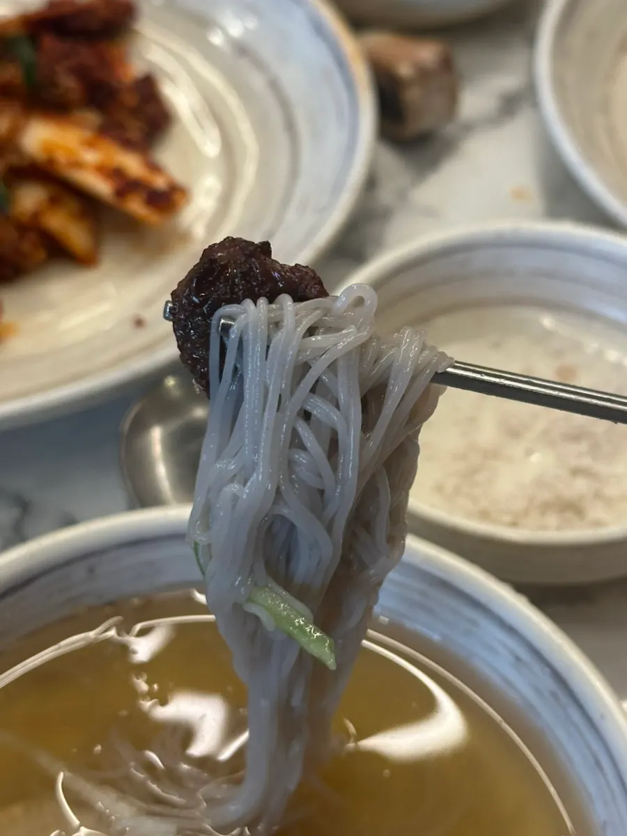 후식으로 주문한 물냉면