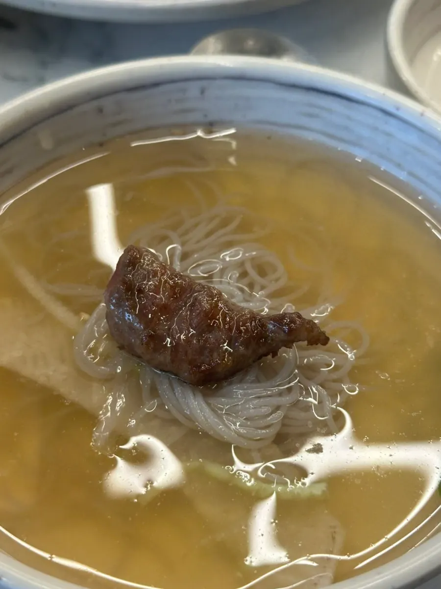 후식으로 주문한 비빔냉면
