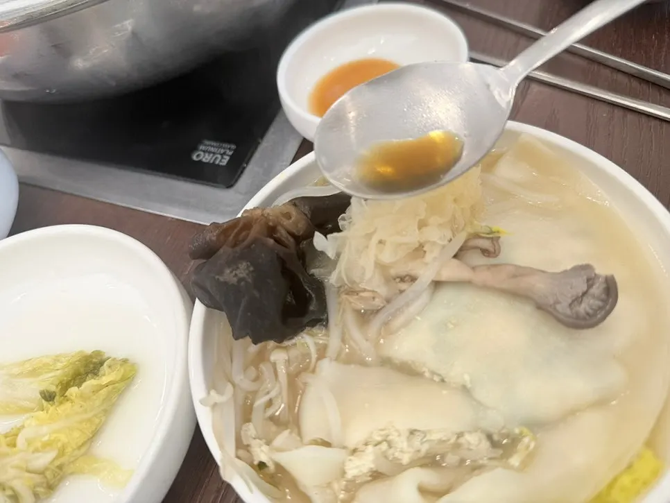 속이 꽉 찬 평양만두 단면