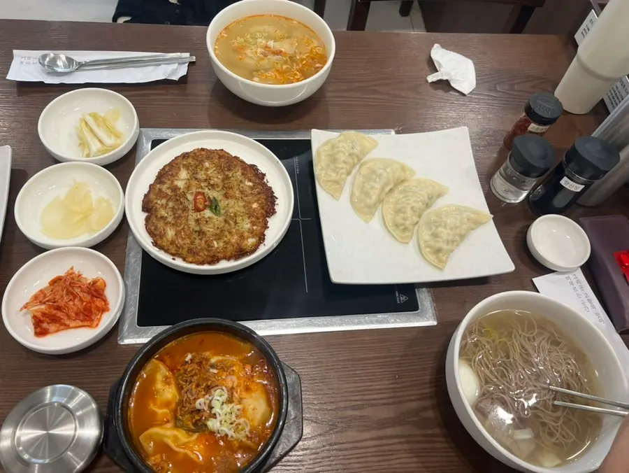 Table set with the ordered meal menu
