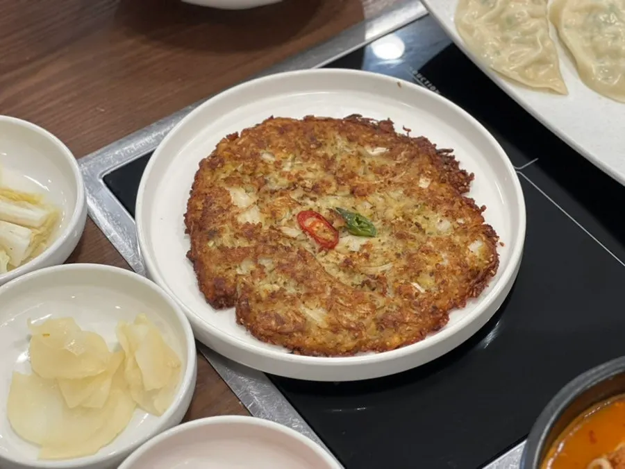 A plate of Pyeongyang plate mandu