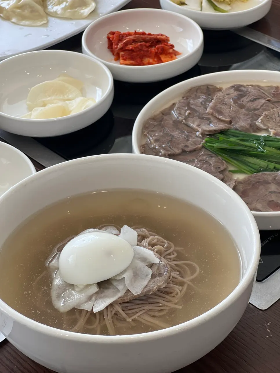 Pyeongyang water makguksu with clear broth