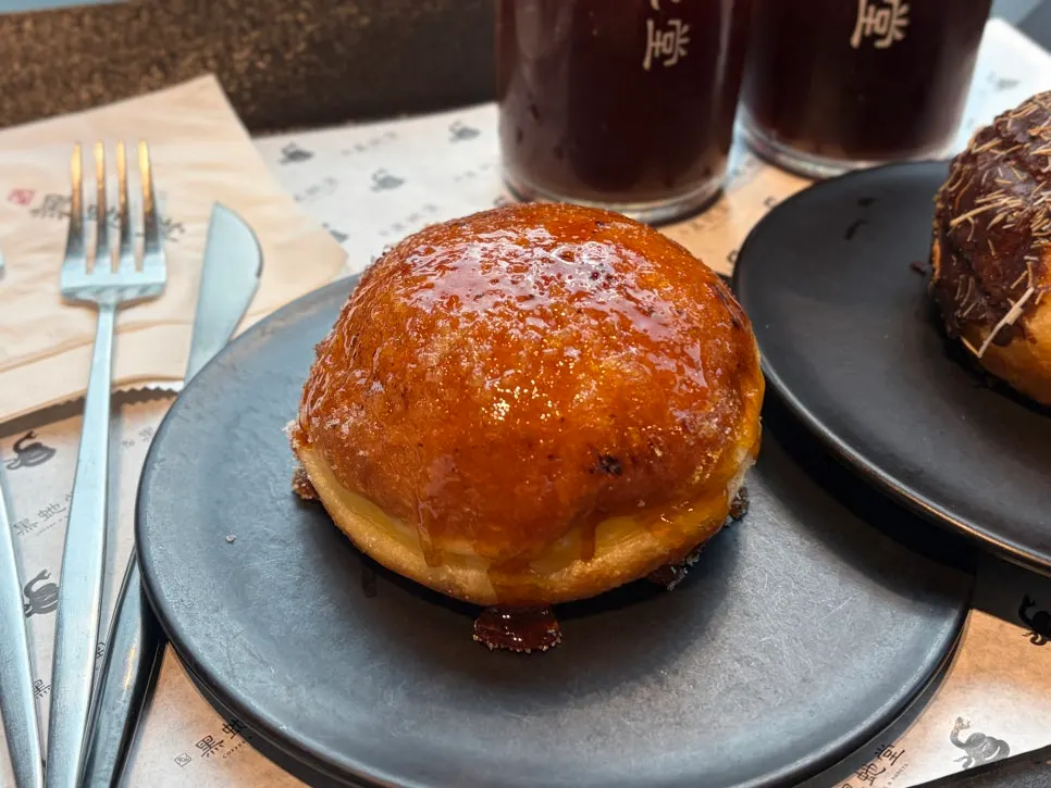 흑사당 크림브륄레 도넛