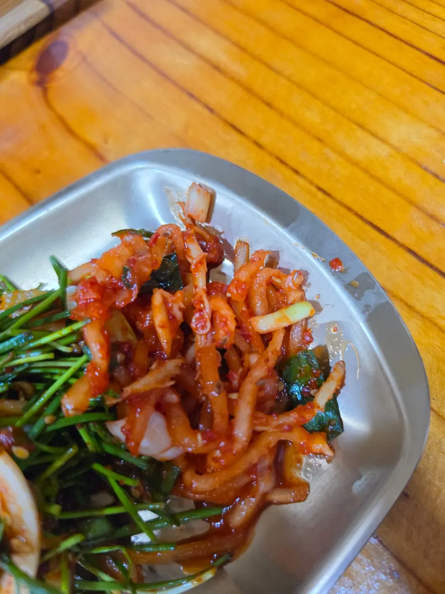 Generous one-serving portion of boiled pork suyuk