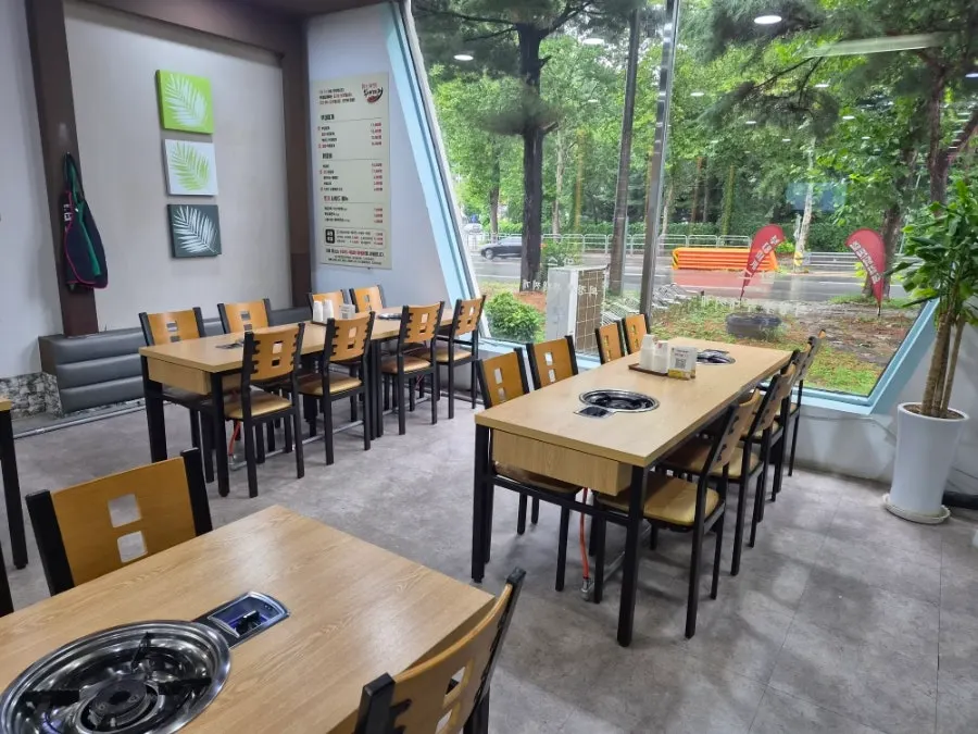 Area around the entrance of Mom's Uijeongbu Budaejjigae