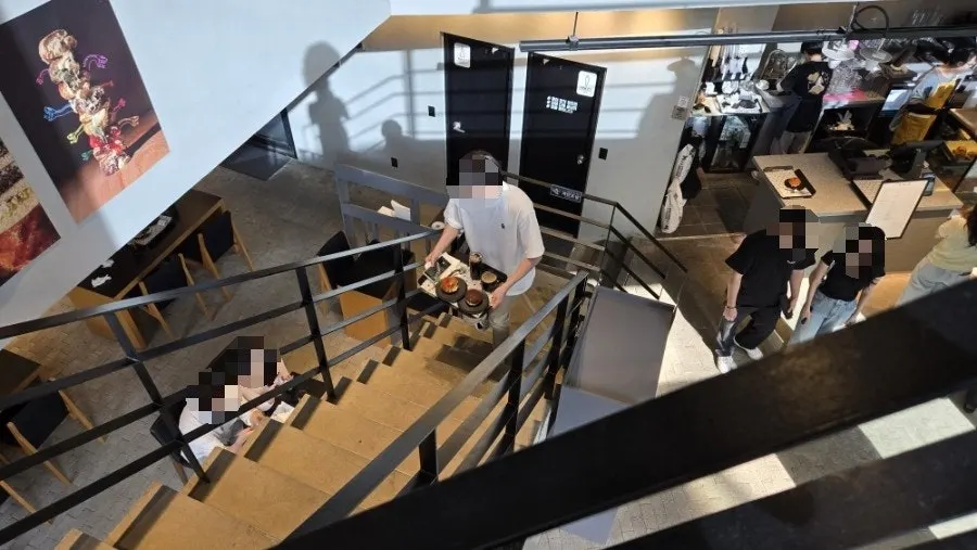 Heuksadang's high-ceilinged interior