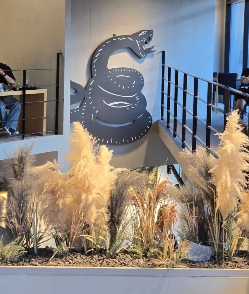 Black snake mascot on Heuksadang's second floor