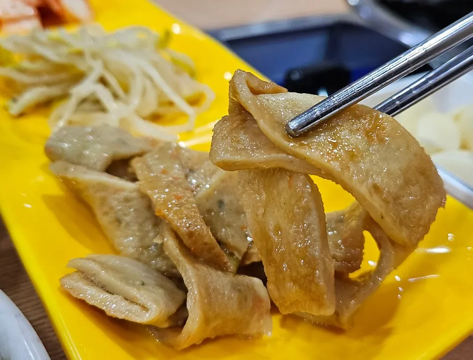 음식 철학을 적은 벽면 안내