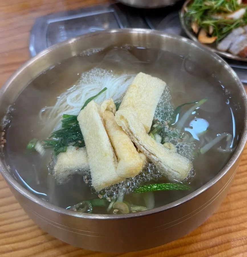 A bowl of ₩7,000 janchi guksu
