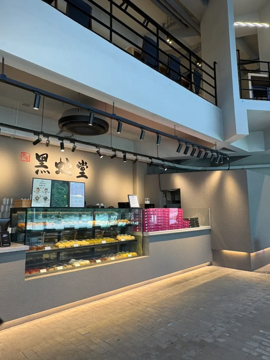 Entrance of Heuksadang with doughnuts on display