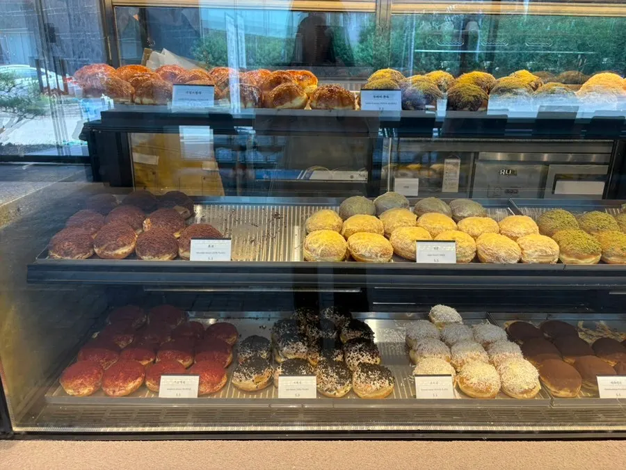 Display case of doughnuts at Heuksadang