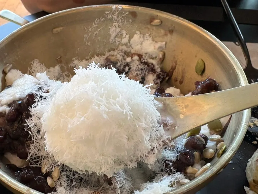 Milk-ice patbingsu served without ice cream