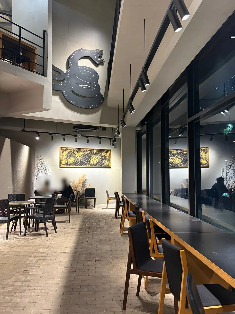High-ceilinged interior of Heuksadang's 1st floor