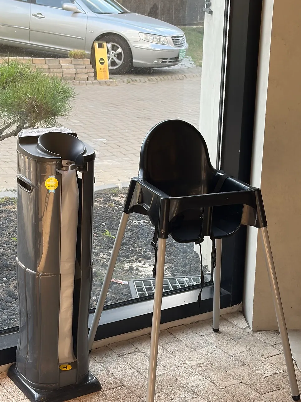 Umbrella covers and a baby chair at Heuksadang