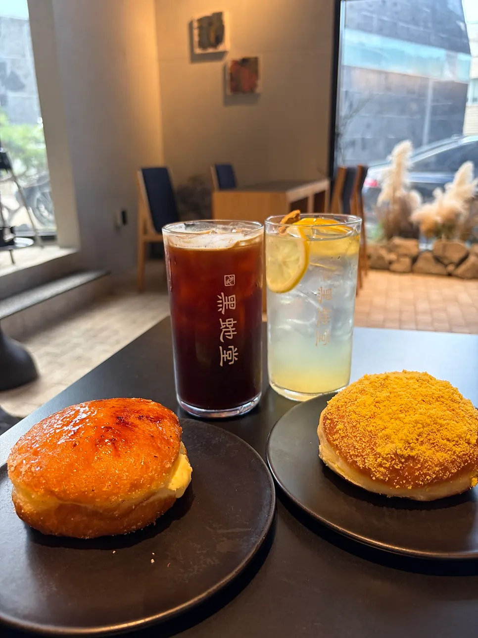 Full spread of drinks and doughnuts ordered at Heuksadang