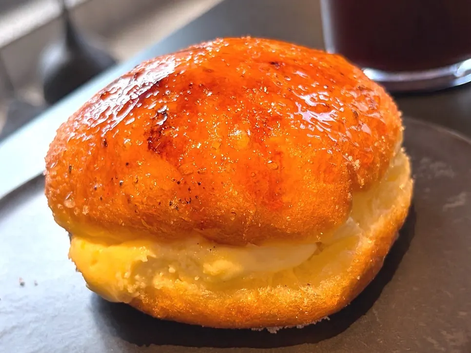 Crème brûlée doughnut at Heuksadang
