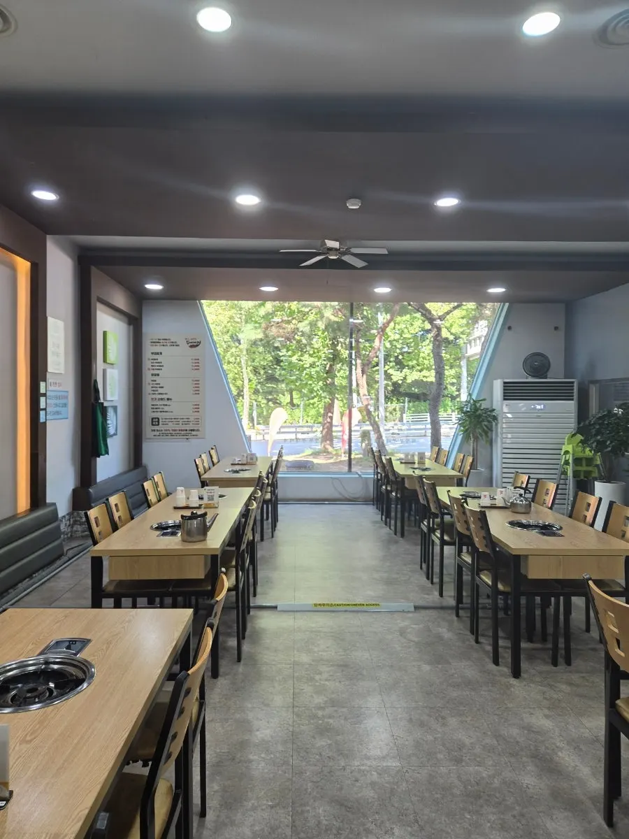 Exterior of Mom's Uijeongbu Budaejjigae in Tanhyeon-myeon, Paju