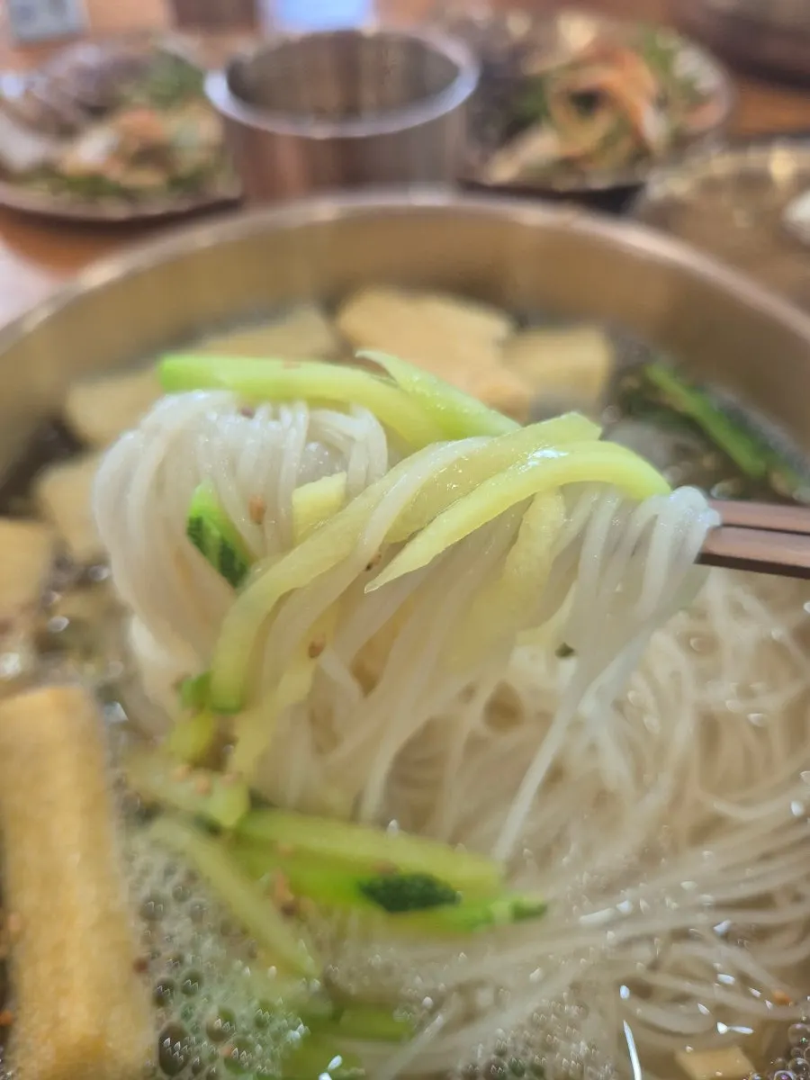 A clean-style bowl of janchi guksu
