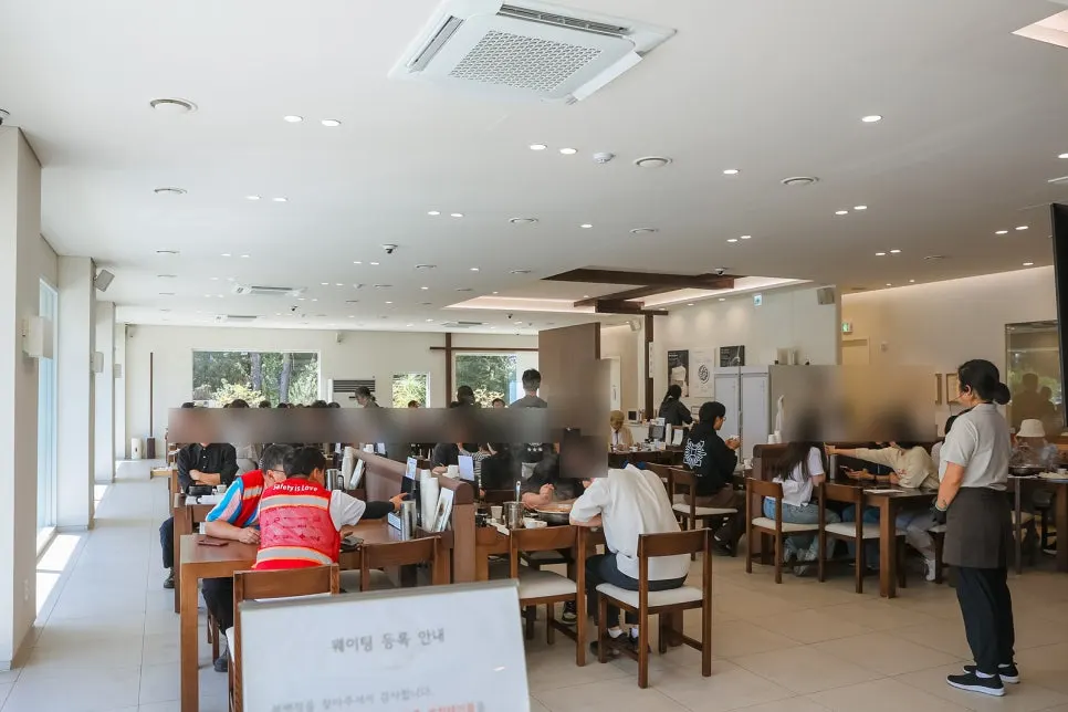12시 정각 부벽정평양만두 웨이팅 대기 공간