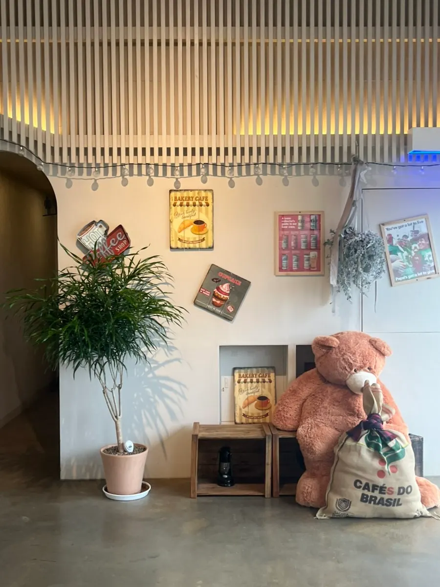 온더레일 카페 커피 메뉴판