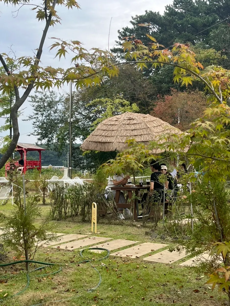 온더레일 야외 포토존 주변 풍경