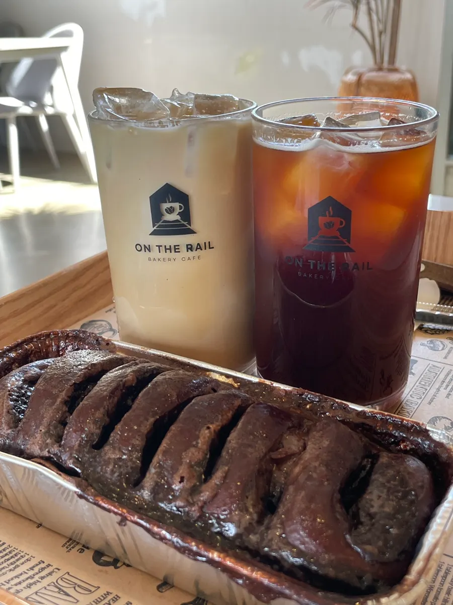 Vanilla latte, iced americano, and double choco bread