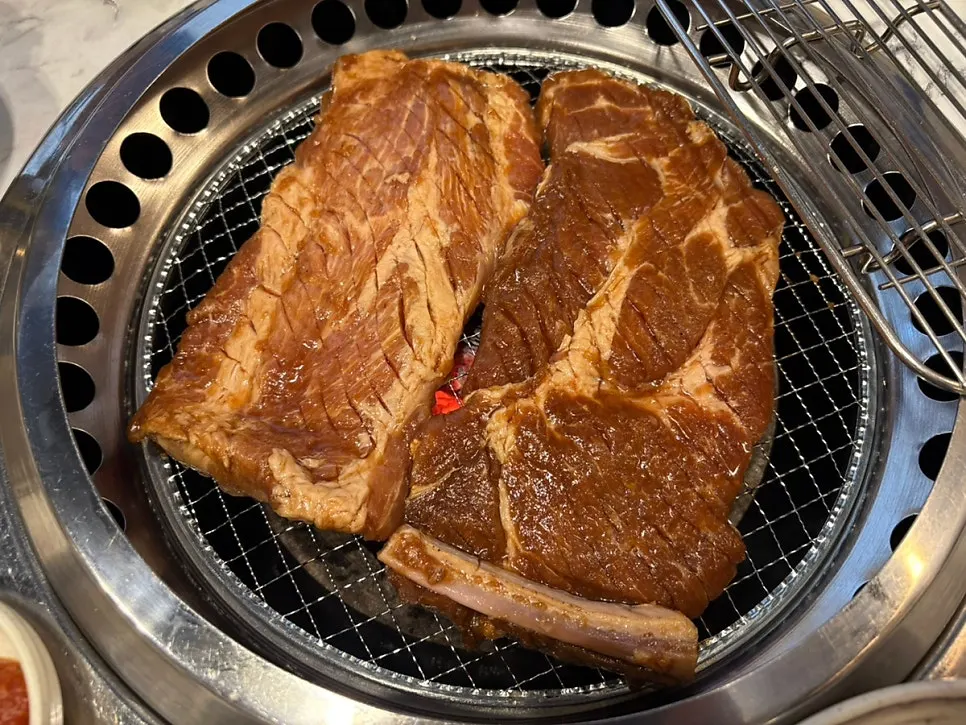 정원 돼지갈비와 양념구이 가격 안내