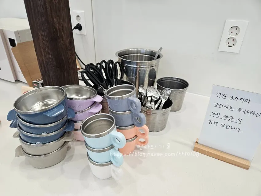 부벽정평양만두 홀 좌석 풍경