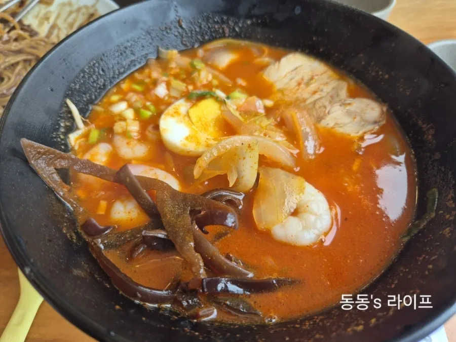 차슈와 해산물이 들어간 미미짬뽕밥 건더기