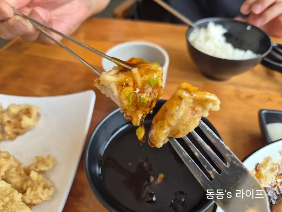 찍먹 스타일로 따로 나온 탕수육 소스
