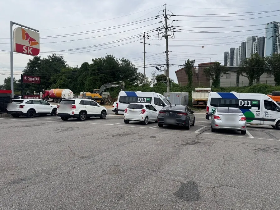 Photo of Mimi China's parking space