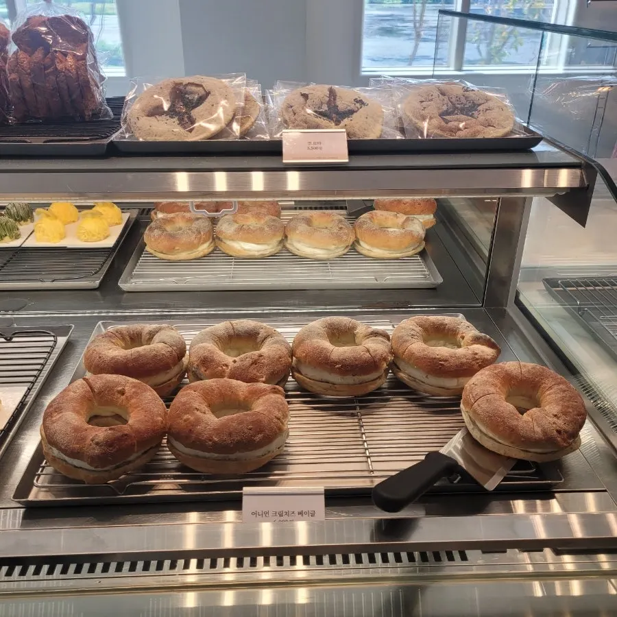 Mokushura's bakery display case