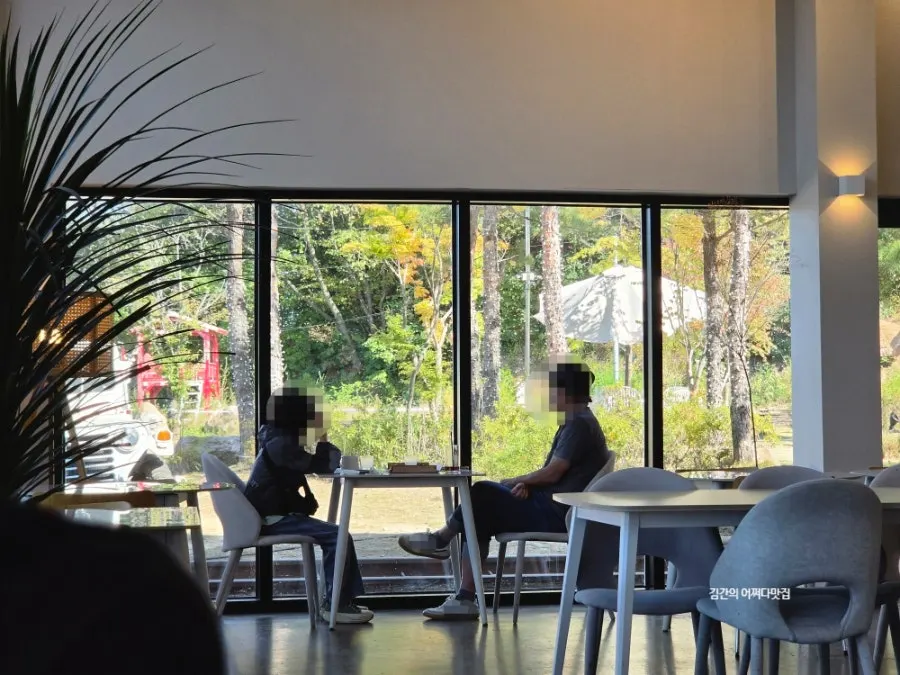 On the Rail's outdoor space
